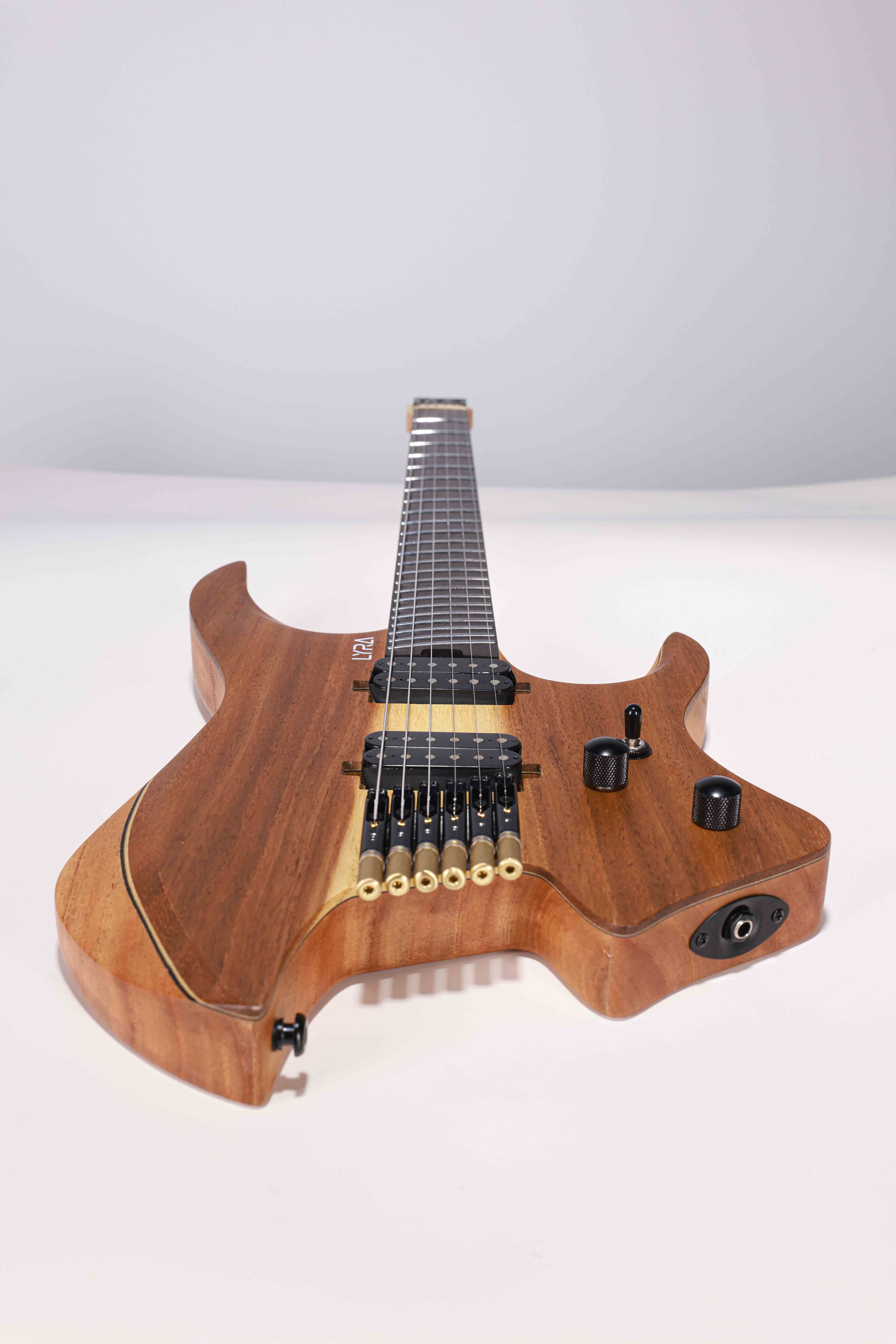 WLH EX80-MK Mindi Body Koa (толщина: 6 мм) Верхняя электрогитара без головы, сделано в Индонезии
