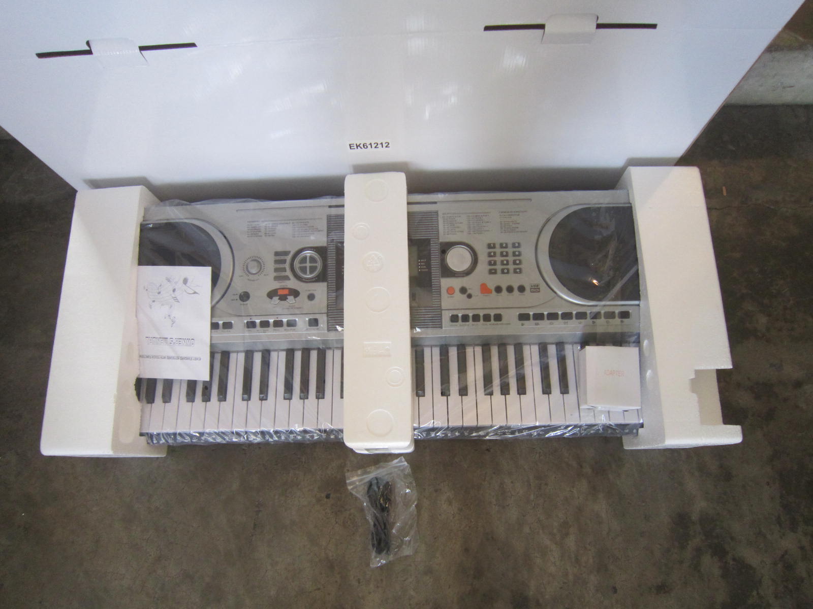 Электронная клавиатура с 61 клавишей Electric Organ Keyboard (EK61212)