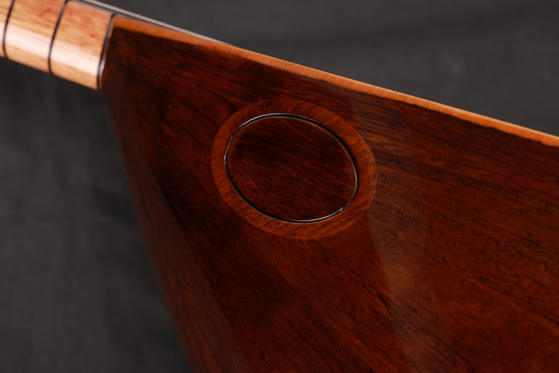 Турецкий традиционный инструмент Баглама с длинным грифом, цельный саз