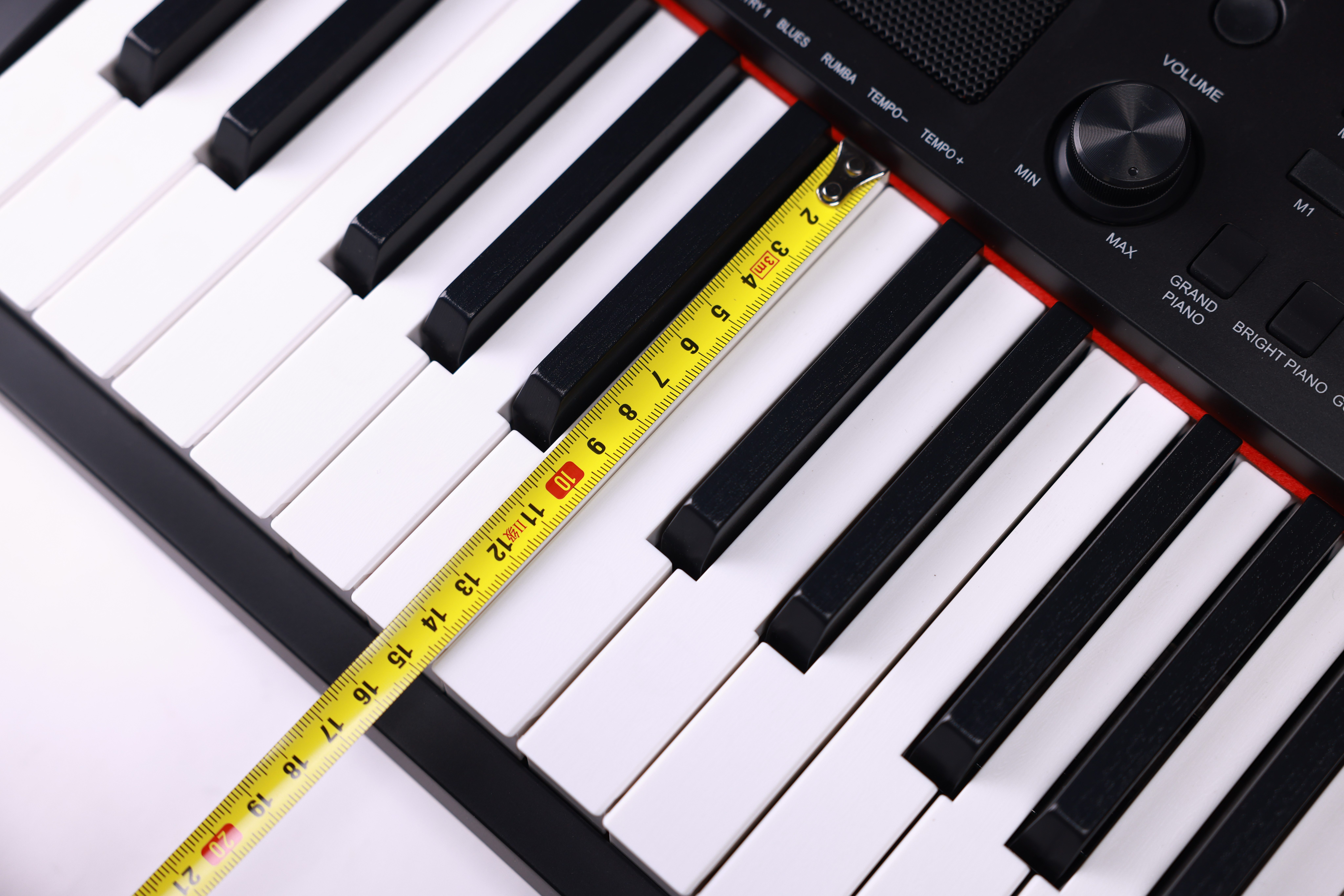 Цифровое электроклавиатура с 61 клавишей, звуком France Dream, Bluetooth MIDI и ЖК-дисплеем (EK6103)