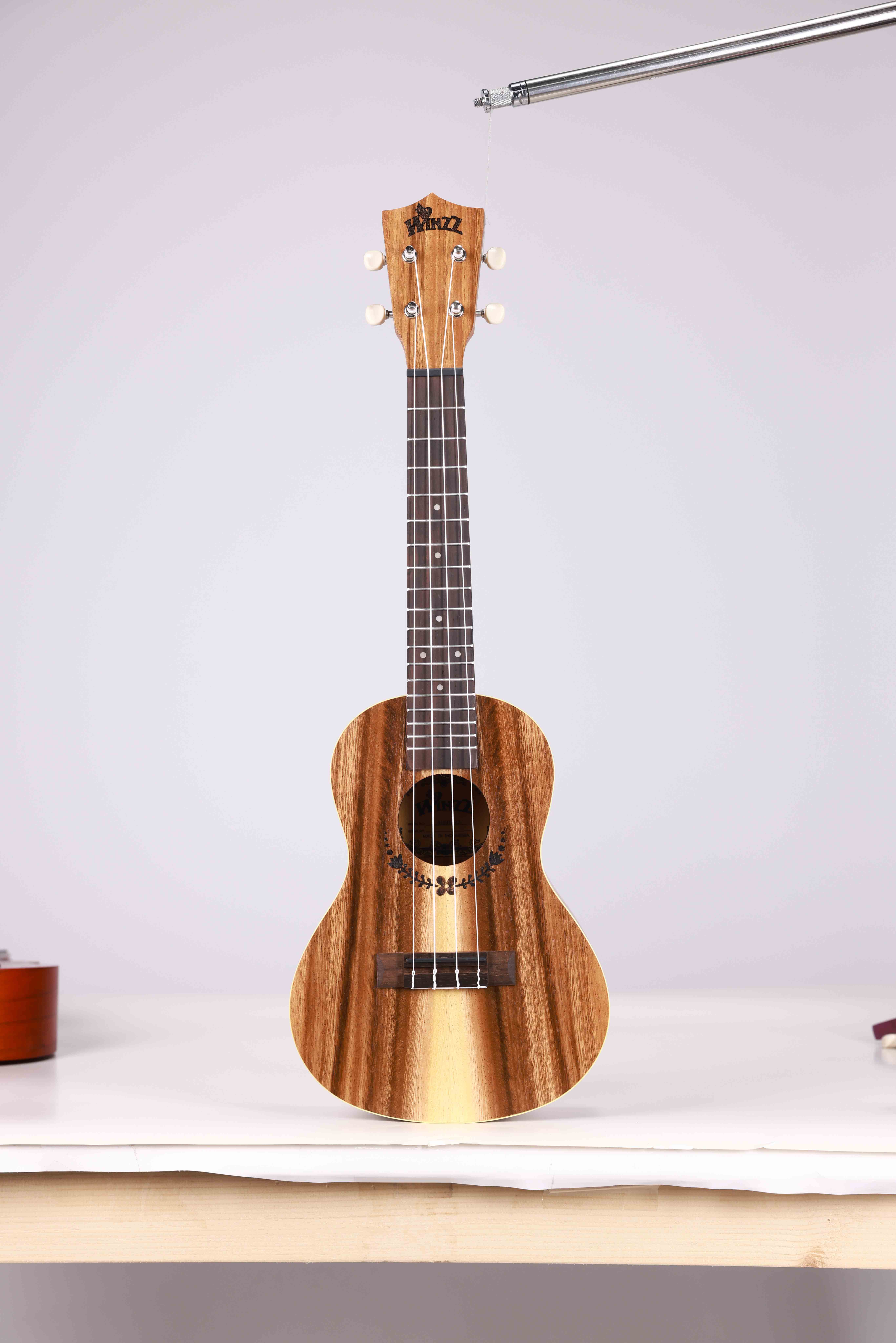 AU604-21 Winzz Quality Teak Soprano (белое волокно) Фанера 21 дюйм Гавайская гитара Сделано в Индонезии