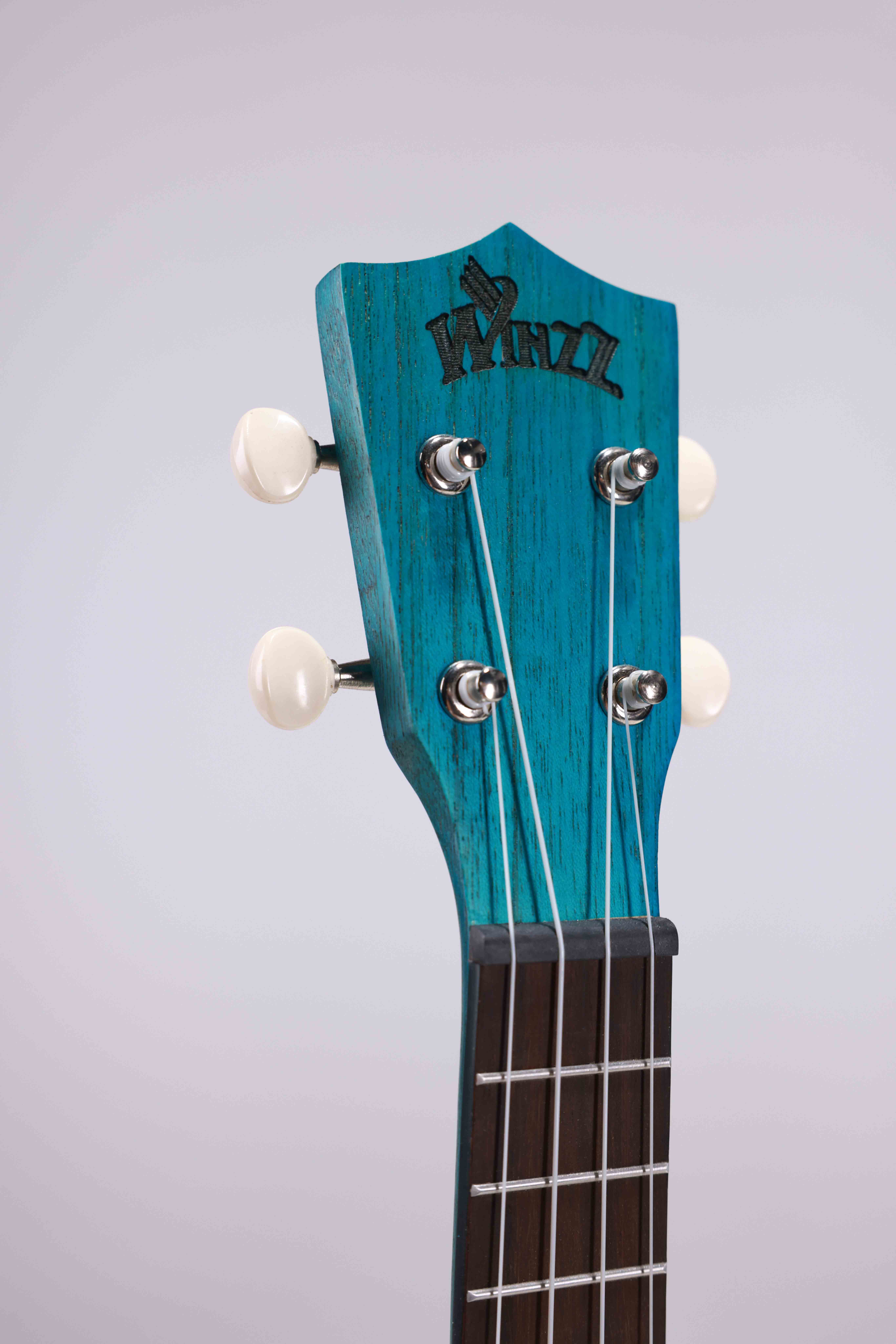 AU605-21 Winzz Colorful Soprano 21-дюймовая гавайская гитара, сделано в Индонезии