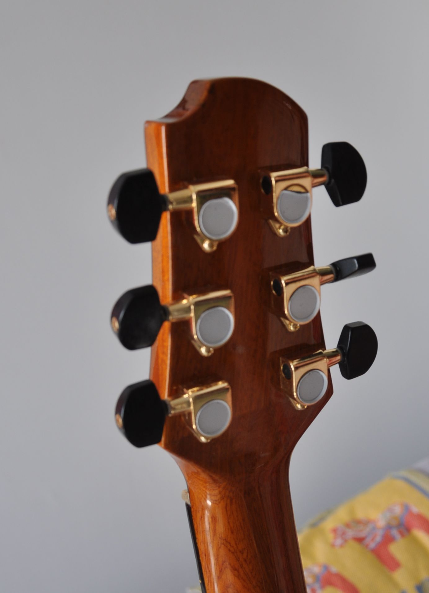 Акустическая гитара Grand Auditorium Moondog в разрезе, 40 дюймов (AFH131C-AA)